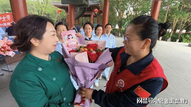 致敬白衣天使凝聚社会温情PG麻将胡了沈阳爱心企业