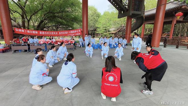 致敬白衣天使凝聚社会温情PG麻将胡了沈阳爱心企业(图5)